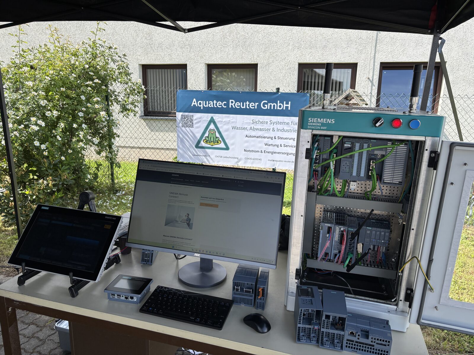 Demoplatz mit Aquatec-Reuter-Monitoren und Steuerungstechnik